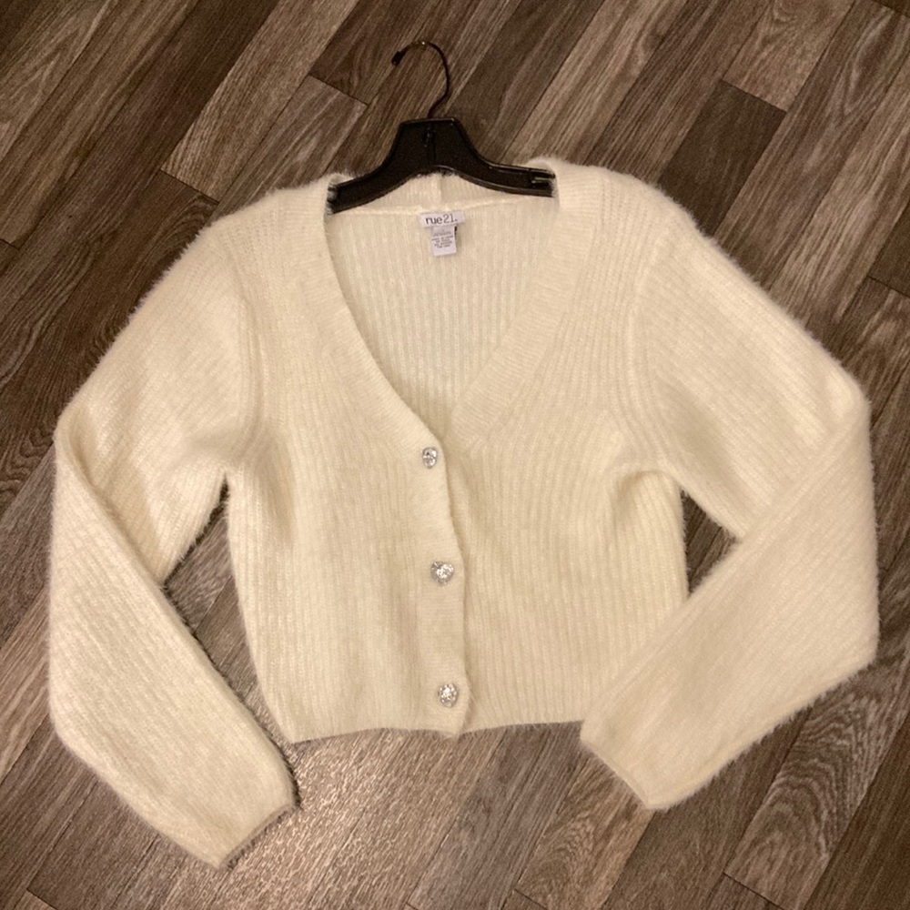 RUE 21 SIZE SMALL SUPER SOFT HEART SHAPED BUTTON-UP CARDIGAN